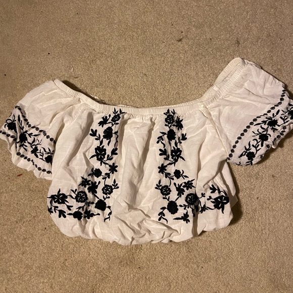 American Eagle off the shoulder top - Picture 2 of 4